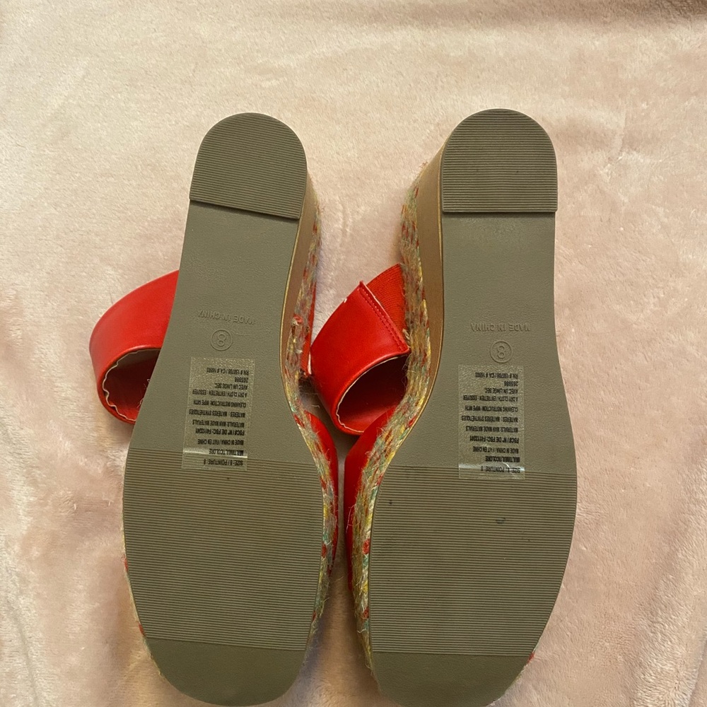 Red Wedges - Picture 3 of 3